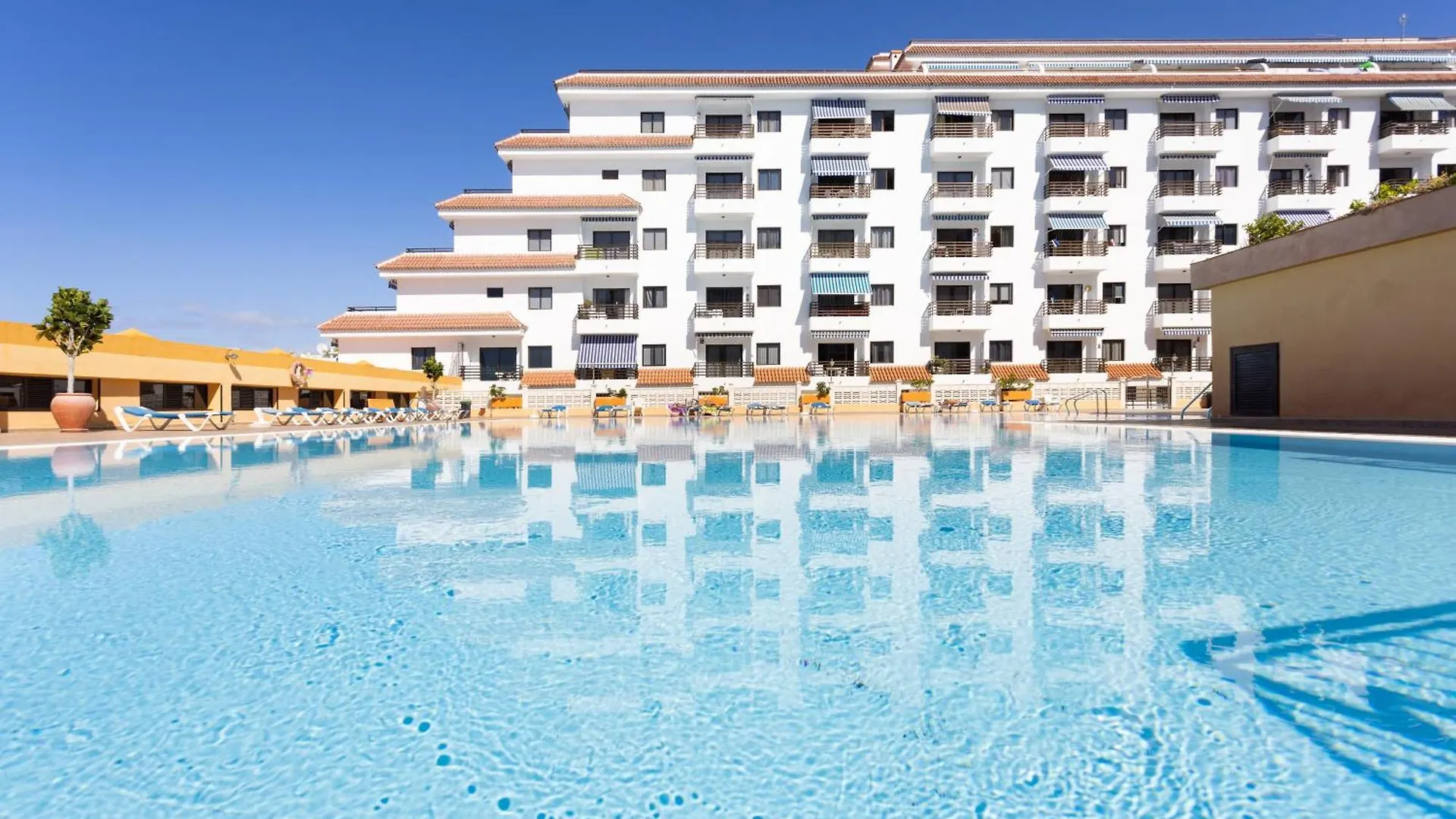 プエルト・デ・サンティアゴSeguro El Sol En Playa De La Arenaアパートメント