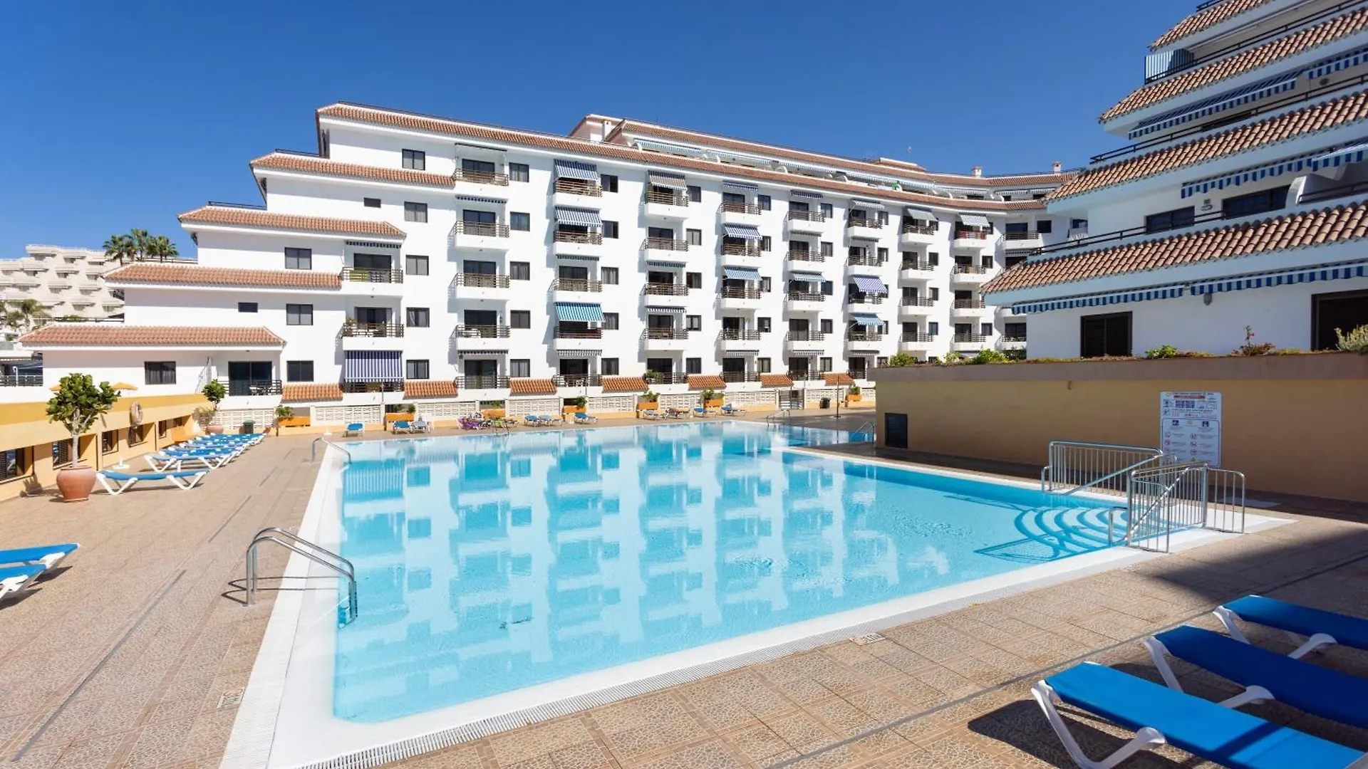 プエルト・デ・サンティアゴSeguro El Sol En Playa De La Arenaアパートメント スペイン